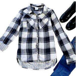 Columbia Women's Long Sleeve Button Down Shirt Size Medium Black White Plaid Y2K